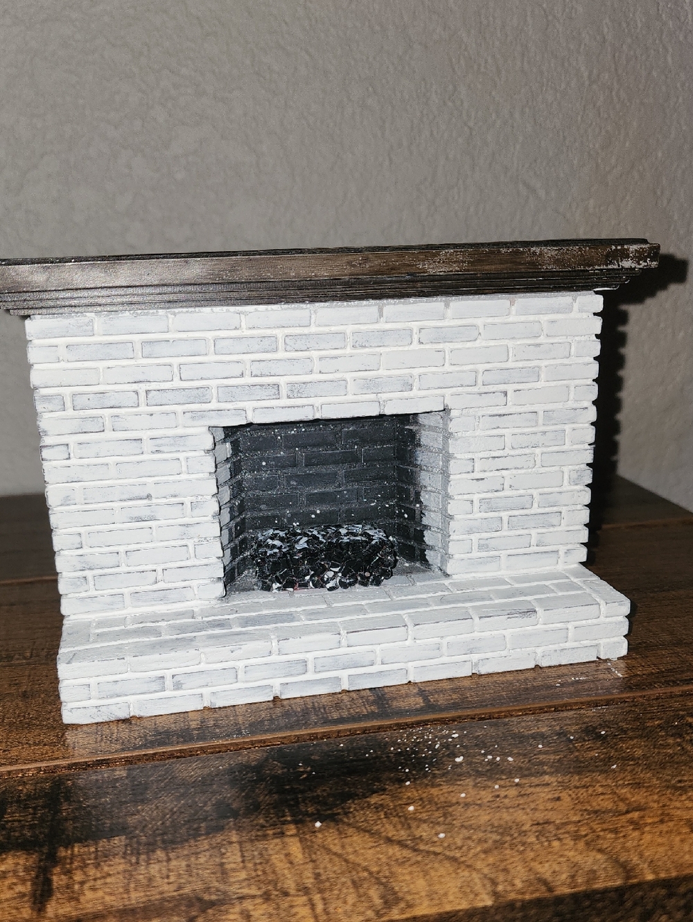 Mini White Brick Fireplace Mantel with Dark Wood Top Dollhouse